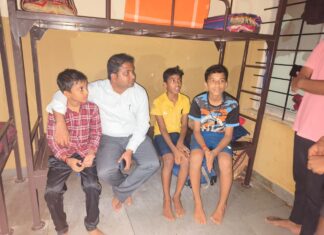 ವಸತಿ ಶಾಲೆಗೆ ಜಿಲ್ಲಾಧಿಕಾರಿ ದಿಢೀರ್ ಭೇಟಿ