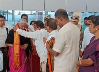 ಕೇಂದ್ರ ವಿತ್ತ ಸಚಿವೆ ನಿರ್ಮಲಾ ಸೀತಾರಾಮನ್ ಅವರಿಗೆ ಜಿಲ್ಲಾ ಬಿಜೆಪಿ ವತಿಯಿ೦ದ ಸ್ವಾಗತ