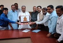ಕೆಯುಡಬ್ಲ್ಯೂಜೆ ರಾಜ್ಯಮಟ್ಟದ ಕ್ರಿಕೆಟ್ ಟೂರ್ನಮೆಂಟ್ ಲಾಂಛನ ಅನಾವರಣ ಮಾಡಿದ ಮುಖ್ಯಮಂತ್ರಿ