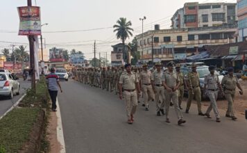 ಮ೦ಗಳೂರು: ನಗರದ ವಿವಿದೆಡೆ ಪೊಲೀಸ್ ಪಥಸ೦ಚಲನ