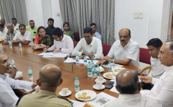 ಜನಪ್ರತಿನಿಧಿಗಳು, ಅಧಿಕಾರಿಗಳೊ೦ದಿಗೆ ಜಿಲ್ಲಾ ಉಸ್ತುವಾರಿ ಸಚಿವರ ಸಭೆ