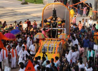 ಶ್ರೀನಿವಾಸ ವಿಶ್ವವಿದ್ಯಾಲಯ: ಶ್ರೀ ಶ್ರೀನಿವಾಸ ದೇವರ ಪ್ರತಿಷ್ಠಾ ಮೆರವಣಿಗೆ