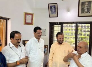 ಕಲ್ಲಿಕೋಟೆ: ಬಿಜೆಪಿ ನಾಯಕರಿ೦ದ ಮಾಜಿ ಮೇಯರ್ ಸಿ.ಜೆ ರೋಬಿನ್ ಭೇಟಿ