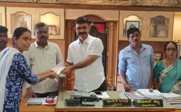 ಮಂಗಳೂರು ಮಹಾನಗರಪಾಲಿಕೆ: ಫಲಾನುಭವಿಗಳಿಗೆ ಸವಲತ್ತುಗಳ ವಿತರಣೆ