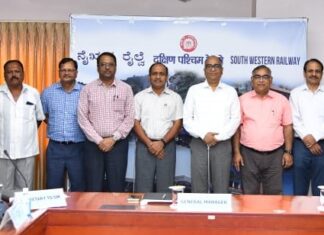 ಸಮಯಪ್ರಜ್ಞೆ ತೋರಿ ಅವಘಡ ತಪ್ಪಿಸಿದ 11 ರೈಲ್ವೆ ಸಿಬ್ಬಂದಿಗೆ ಸನ್ಮಾನ