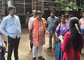 ಮನೆಗೆ ಸಿಡಿಲು ಬಡಿದು ಹಾನಿ: ಶಾಸಕರಿ೦ದ ಪರಿಶೀಲನೆ
