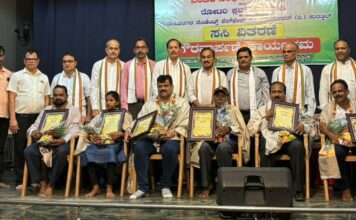 ಸುರತ್ಕಲ್ ಬಂಟರ ಸಂಘದಲ್ಲಿ ಸಸಿ ವಿತರಣೆ, ಸಾಧಕರಿಗೆ ಸನ್ಮಾನ