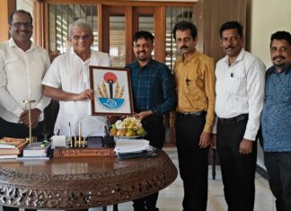 ಪತ್ರಕರ್ತರ ಸಂಘದ ಜಿಲ್ಲಾ ಸಮ್ಮೇಳನದ ಲಾಂಛನ ಬಿಡುಗಡೆ