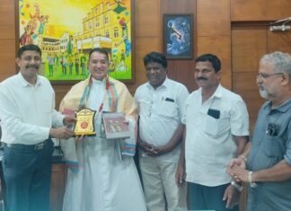 ಪದವಿಯಲ್ಲಿ ತುಳು ಪಠ್ಯ : ಸಂತ ಅಲೋಶಿಯಸ್ ಕುಲಪತಿಯವರಿಗೆ ಸನ್ಮಾನ