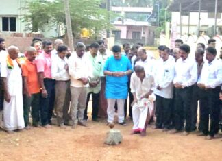 ಭಜನಾ ಮಂದಿರದ ಆವರಣದ ಮೇಲ್ಛಾವಣೆ ಕಾಮಗಾರಿಯ ಗುದ್ದಲಿ ಪೂಜೆ