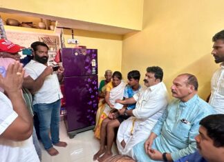 ನಾಪತ್ತೆಯಾದ ಮೀನುಗಾರರ ಕುಟುಂಬಕ್ಕೆ 10 ಲಕ್ಷ ರೂ. ಪರಿಹಾರ – ಸಚಿವರಿಂದ ವಿತರಣೆ