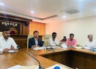 ಅಂಗಡಿ, ಹೋಟೆಲ್ ನಾಮಫಲಕಗಳಲ್ಲಿ ಕನ್ನಡ ಕಡ್ಡಾಯ – ಜಿಲ್ಲಾಧಿಕಾರಿ
