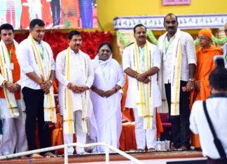 ಮಕ್ಕಳಿಗೆ ಪ್ರಕೃತಿ ಮತ್ತು ಎಲ್ಲಾ ಜೀವಿಗಳನ್ನು ಪ್ರೀತಿಸುವುದನ್ನು ಕಲಿಸಿ: ಮಾತಾ ಅಮೃತಾನಂದಮಯಿ ದೇವಿ