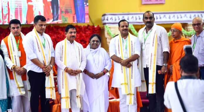 ಮಕ್ಕಳಿಗೆ ಪ್ರಕೃತಿ ಮತ್ತು ಎಲ್ಲಾ ಜೀವಿಗಳನ್ನು ಪ್ರೀತಿಸುವುದನ್ನು ಕಲಿಸಿ: ಮಾತಾ ಅಮೃತಾನಂದಮಯಿ ದೇವಿ